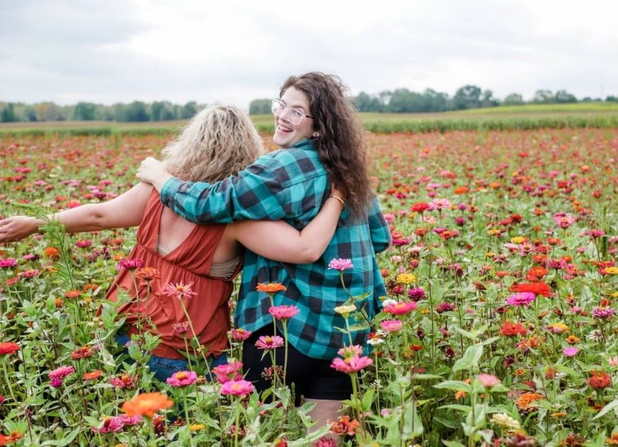 5 Tips to Achieve Beautiful Photos in a Field of Flowers 
